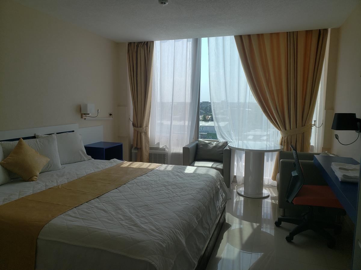 Golden Tree Hotel Belize City Extérieur photo